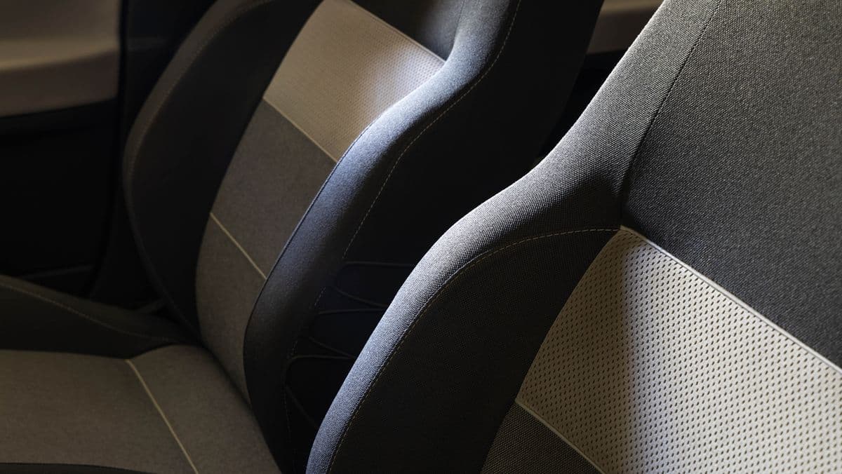 Schützen Sie Ihren Autositz mit unseren Premium-Bezügen