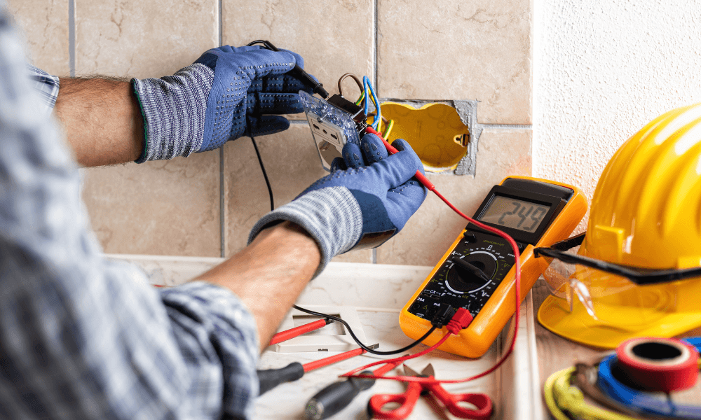 Prüfung elektrischer Anlagen in Wohngebäuden: Was Hausbesitzer wissen müssen