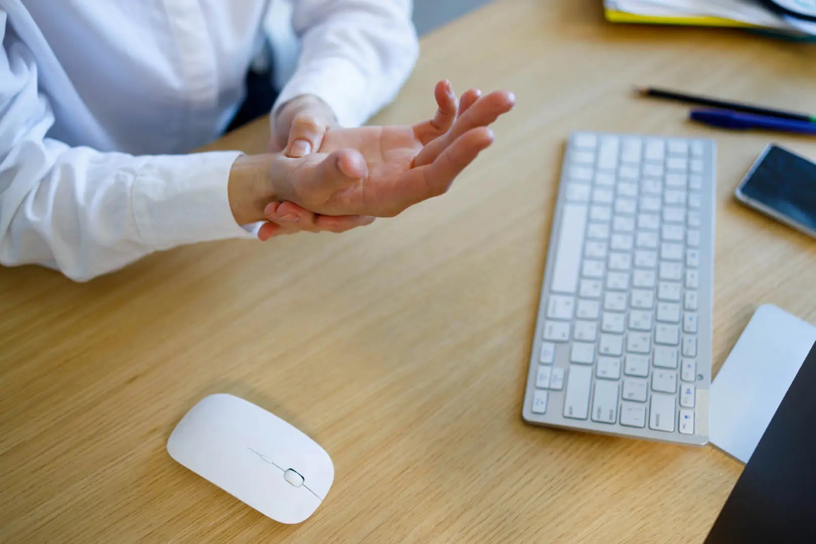 Ergonomische Arbeitsplätze zur Vorbeugung von Karpaltunnelsyndrom