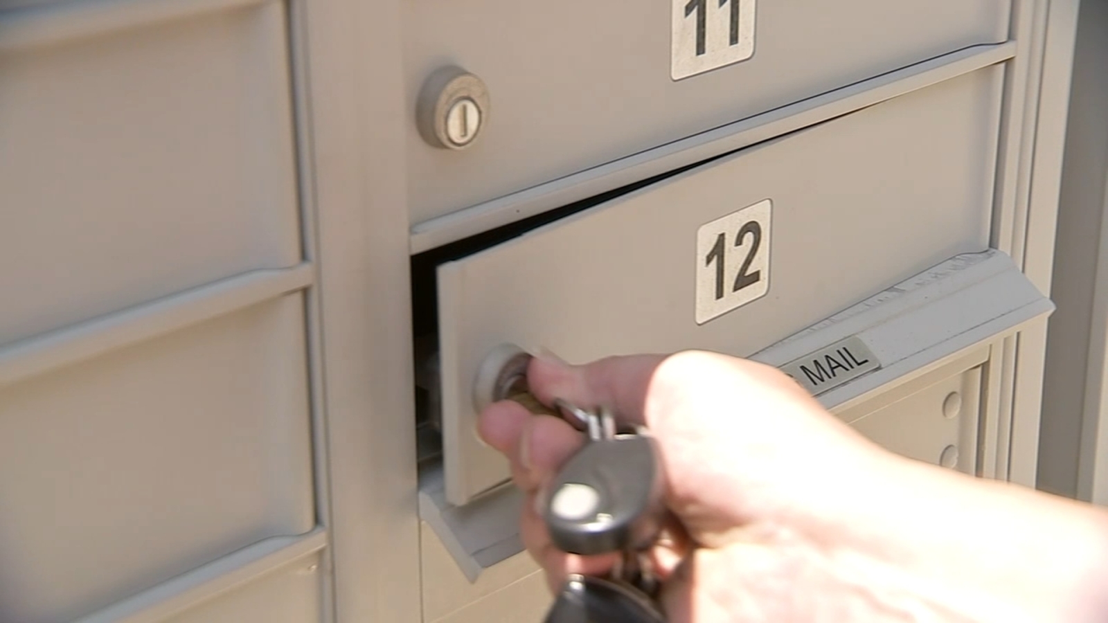Präzision ist der Schlüssel: Wie Sie mit einem Messschieber das ideale Briefkastenschloss finden