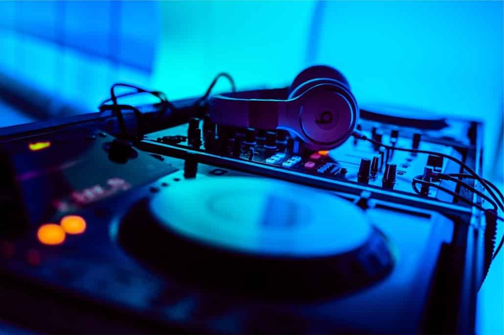 Die Essenz der Partyszene: DJ Salzburg im Rampenlicht
