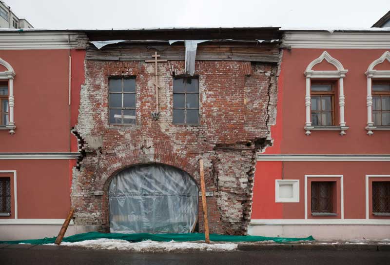 Altbau sanieren wie ein Profi: Schritt-für-Schritt-Anleitung zur Renovierung alter Decken und Wände